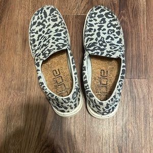 Women’s hey dude cheetah print size 7